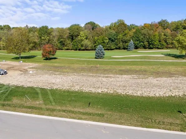 1912 Golfview Dr, Auburn, IN 46706