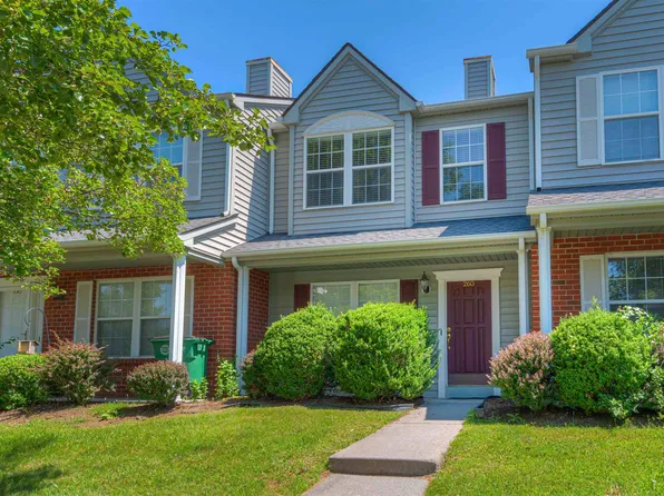 260 Willow Oak Dr, Christiansburg, VA 24073