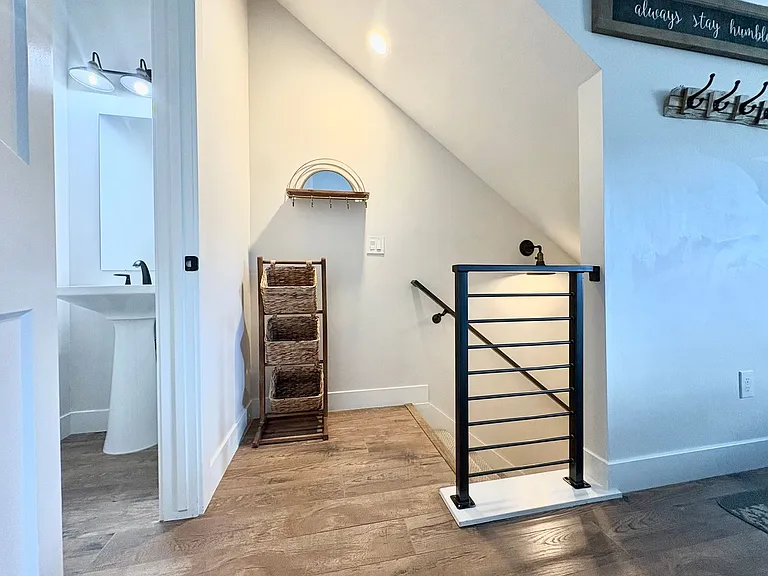 1027 W Wasatch Spring Rd — Photo 10