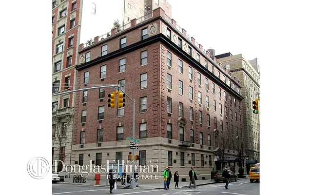 Sold by Douglas Elliman | media 15