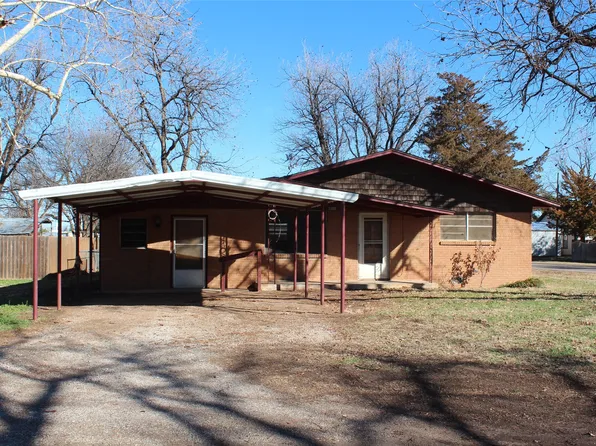 610 S 3rd St, Knox City, TX 79529