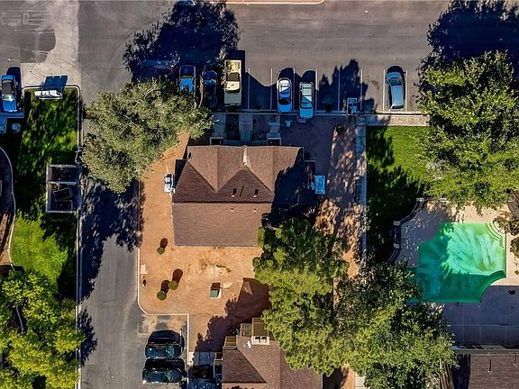 4th image of 2726 Jennydiane Dr