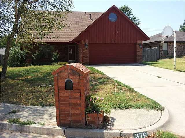 1st image of 376 Chickasaw Ln