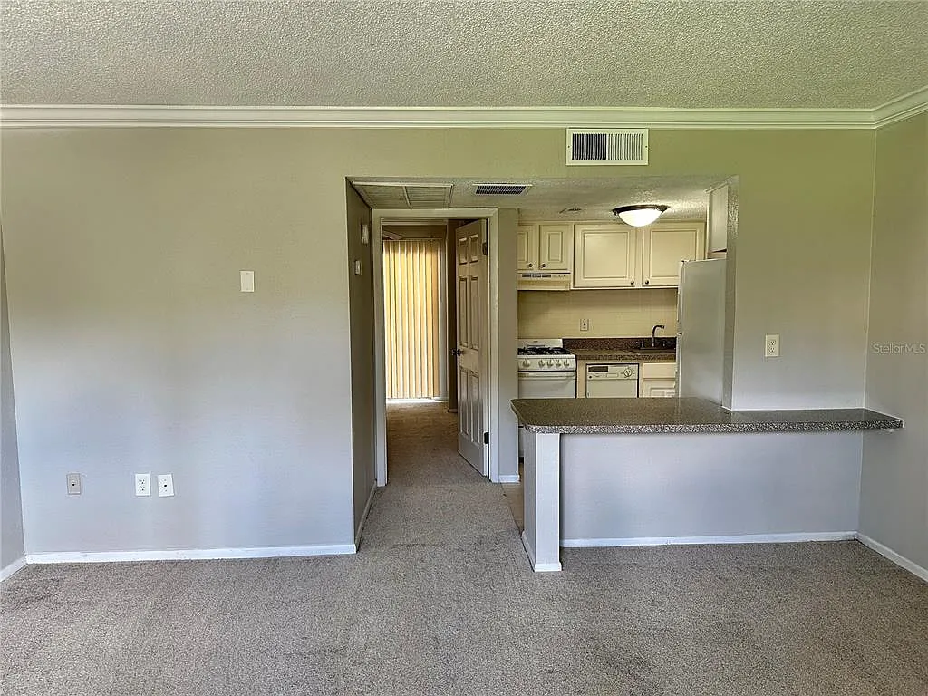 1 bed, 1.0 bath, 496 sqft, $1,100 — Photo 4