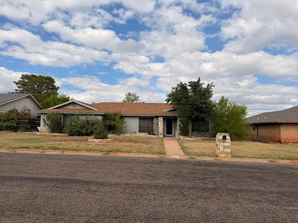 3826 Hillcrest Dr, San Angelo, TX 76904