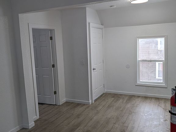 3rd image of 1410 James St Unit 2