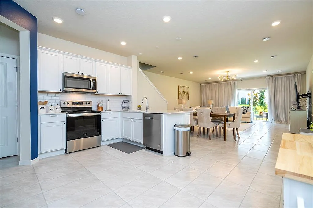 3 bed, 2.5 bath, 1796 sqft, $2,185 — Photo 4