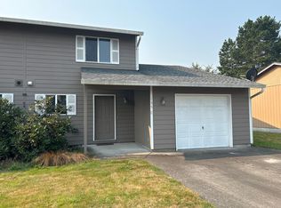 135 Villa Rd APT C, Kelso, WA 98626