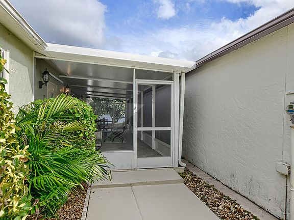 5th image of 5569 Mirror Lakes Blvd