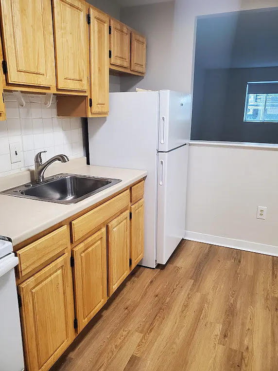 2 bed, 1.0 bath, 800 sqft, $2,600 — Photo 2