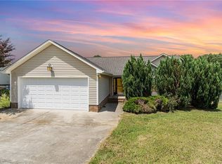 7507 Inglewood Rd, Burlington, NC 27215
