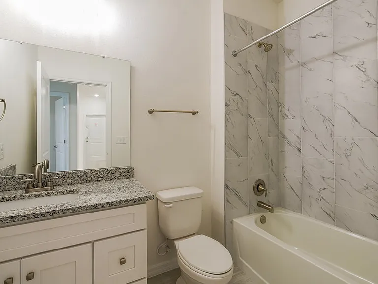 409 Bay Oak Ln — Photo 14