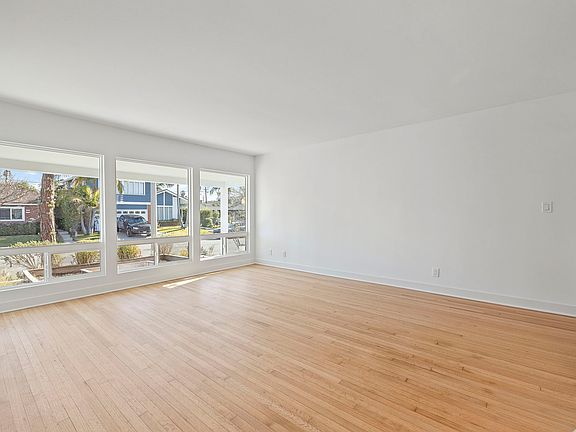 5th image of 625 Beachcomber Dr