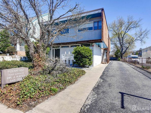 167 N Main St #169