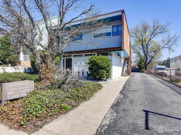 167 N Main St #169, Milltown, NJ 08850