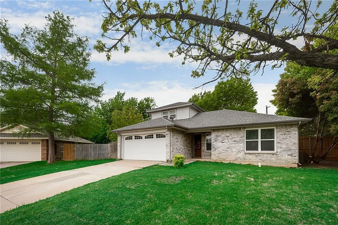 4 bed, 2243 sqft, $2,600 — Photo 1