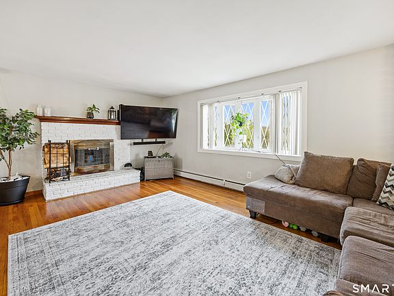 5th image of 62 White Birch Drive