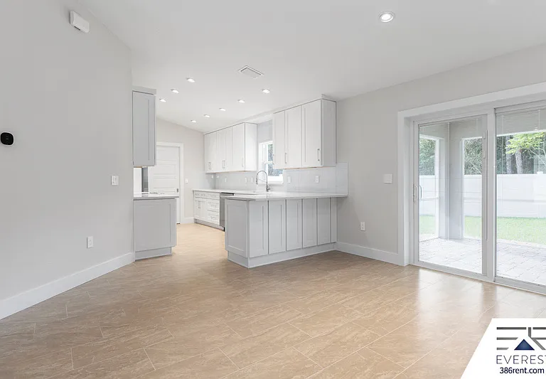 12 Walt Pl — Photo 12