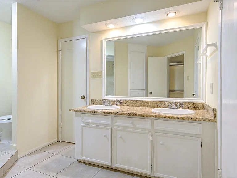 12810 Chaseland Ln — Photo 25