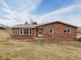 11 Overlook Dr, Leicester, NC 28748