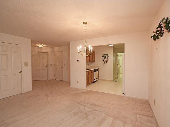 4th image of 3345 Lindsay Ln Unit 59
