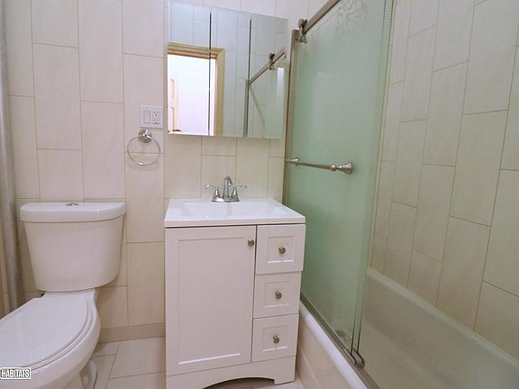 5th image of 180 Greenpoint Ave APT 1L