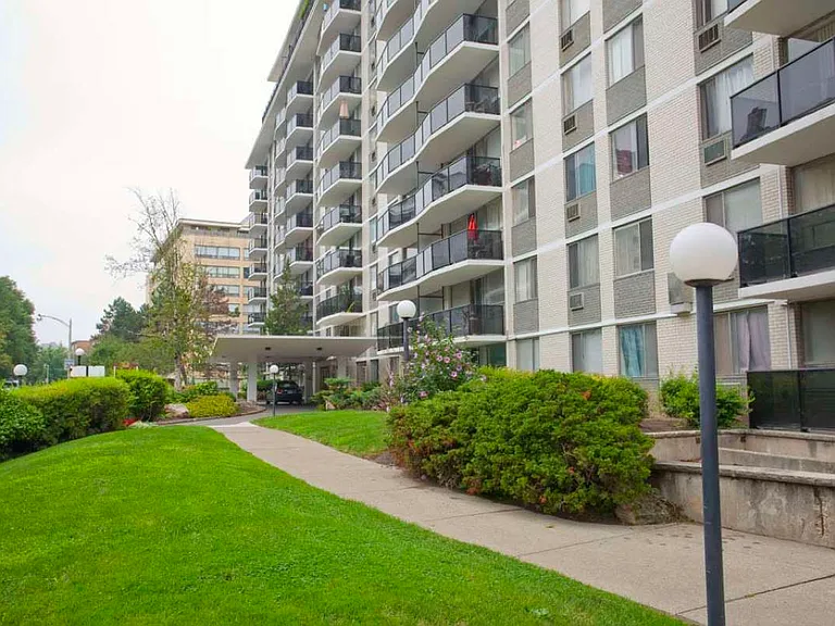 20 Shallmar Blvd — Photo 12