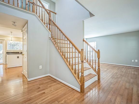 4th image of 43168 Wintergrove Dr