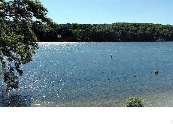 5th image of 28 Candlewood Shr