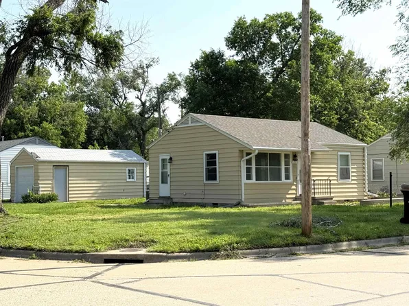 1201 Stack Ave, Salina, KS 67401
