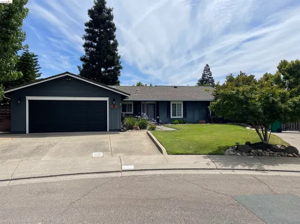 907 Dorchester Cir, Lodi, CA 95240