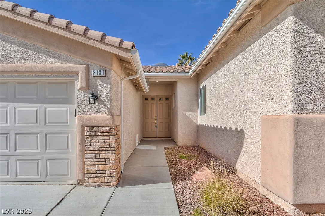 3 bed, 2.5 bath, 2516 sqft, $2,566 — Photo 4