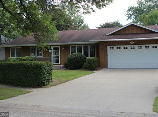 979 Cortland Dr, Apple Valley, MN 55124