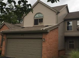 942 Ridge Ct, Brighton, MI 48116