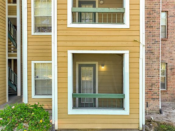 5th image of 4301 LIZSHIRE LANE #107