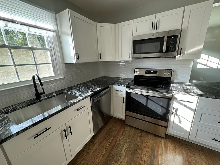 Kitchen Stove & Microwave