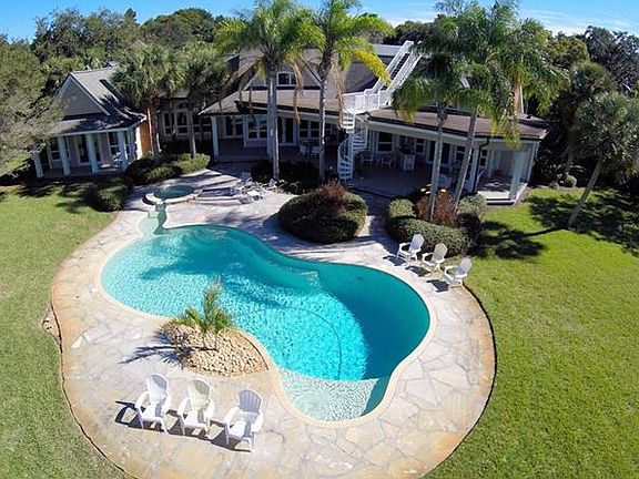 3rd image of 280 Bluff View Dr