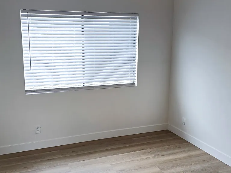 3910 E 11th St #2 — Photo 12