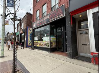 378 Bloor St W #2, Toronto, ON M5S1X2