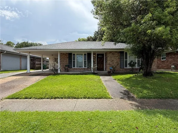 732 Huckleberry Ln, Terrytown, LA 70056