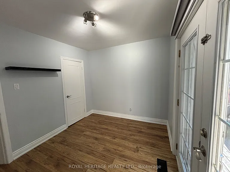 81 Eringate Dr #MAIN FLOOR — Photo 16