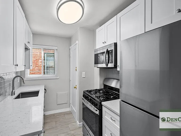 4295 Hooker St — Photo 13