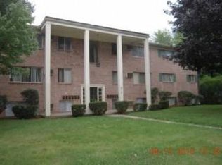 910 E Jolly Rd #11, Lansing, MI 48910