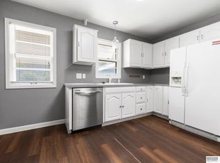 6931 Binney St, Omaha, NE 68104