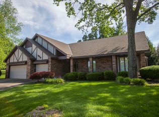 1828 E Canterbury St, Springfield, MO 65804