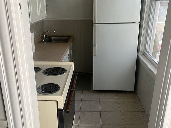 4th image of 3929 Lovell Ave #2