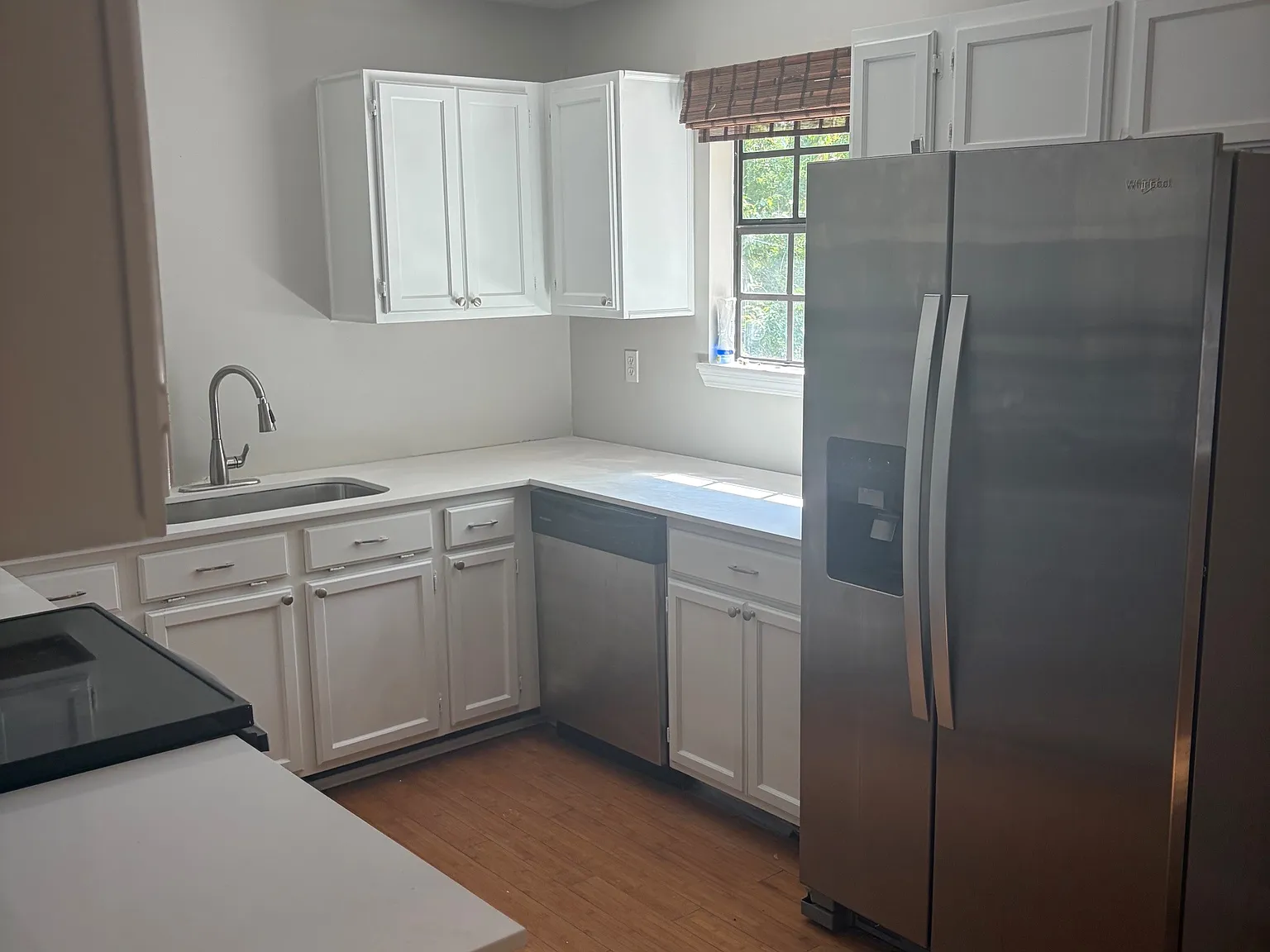 3 bed, 1300 sqft, $2,400 — Photo 2