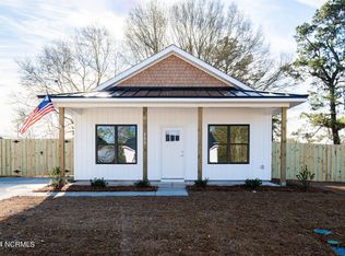 205 W Bridgers St, Burgaw, NC 28425