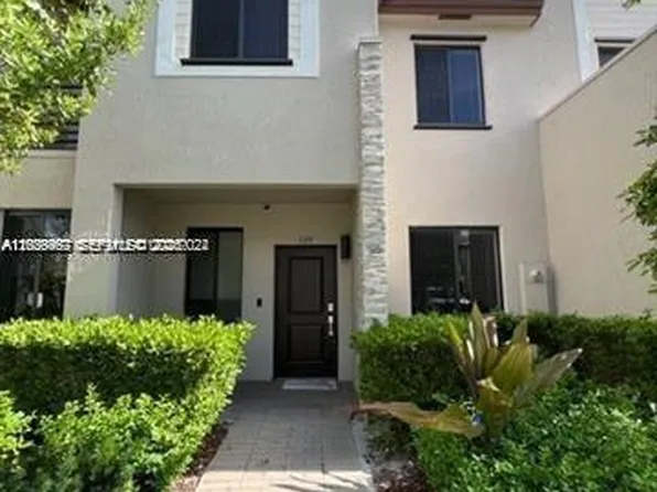 327 NE 208th Ter, Miami, FL 33179