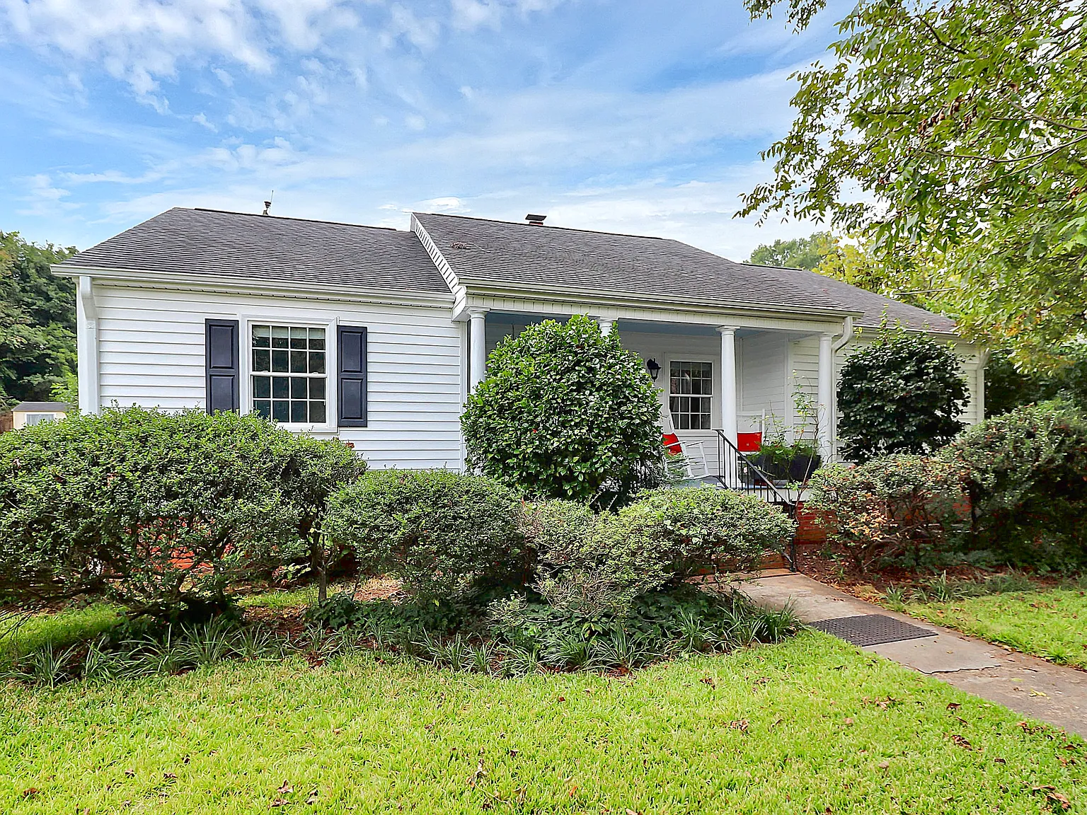 3 bed, 2.5 bath, 1800 sqft, $2,400 — Photo 3